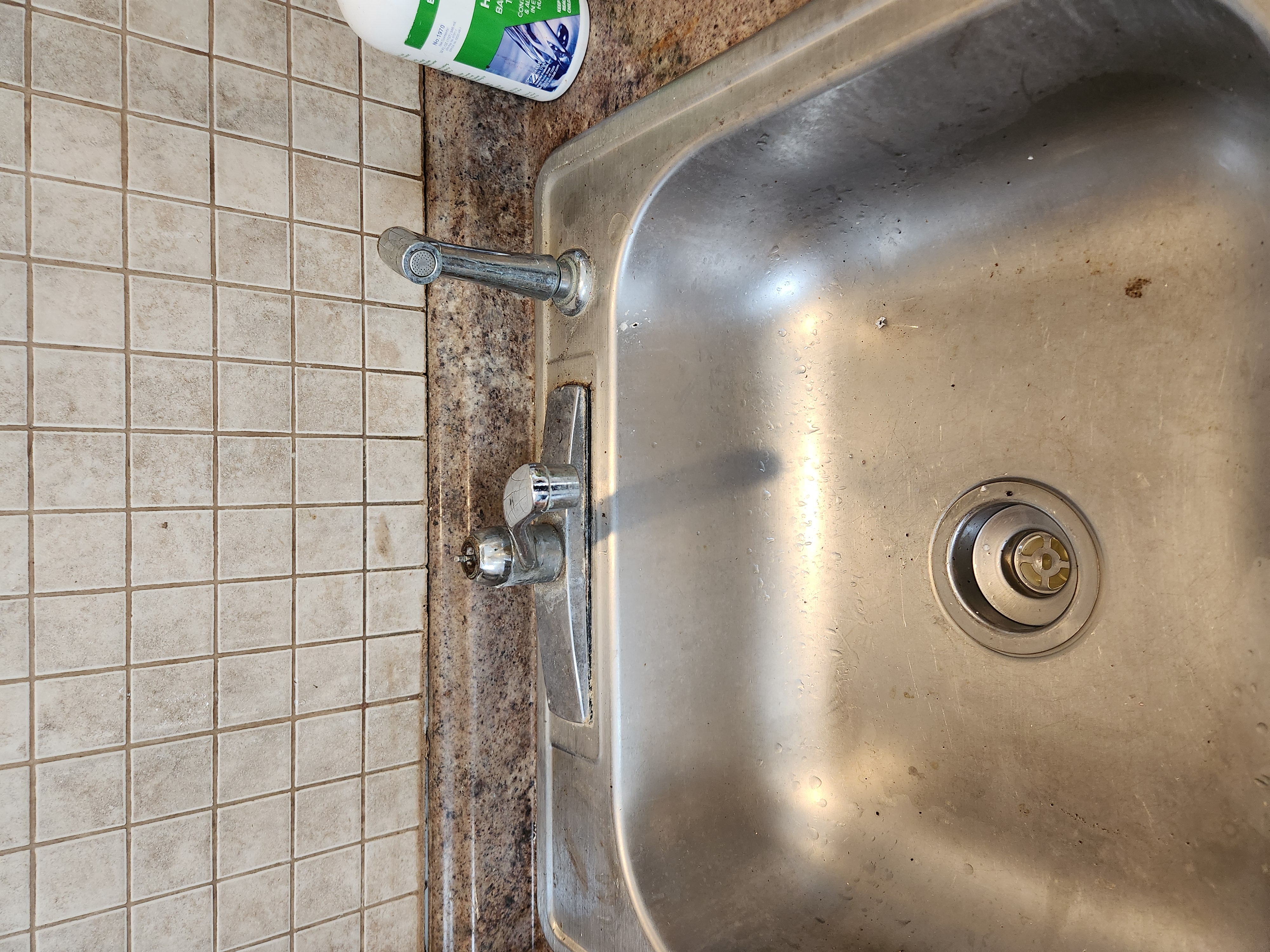 Kitchen faucet before replacement